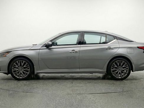 Used 2025 Nissan Altima 2.5 SV image 5