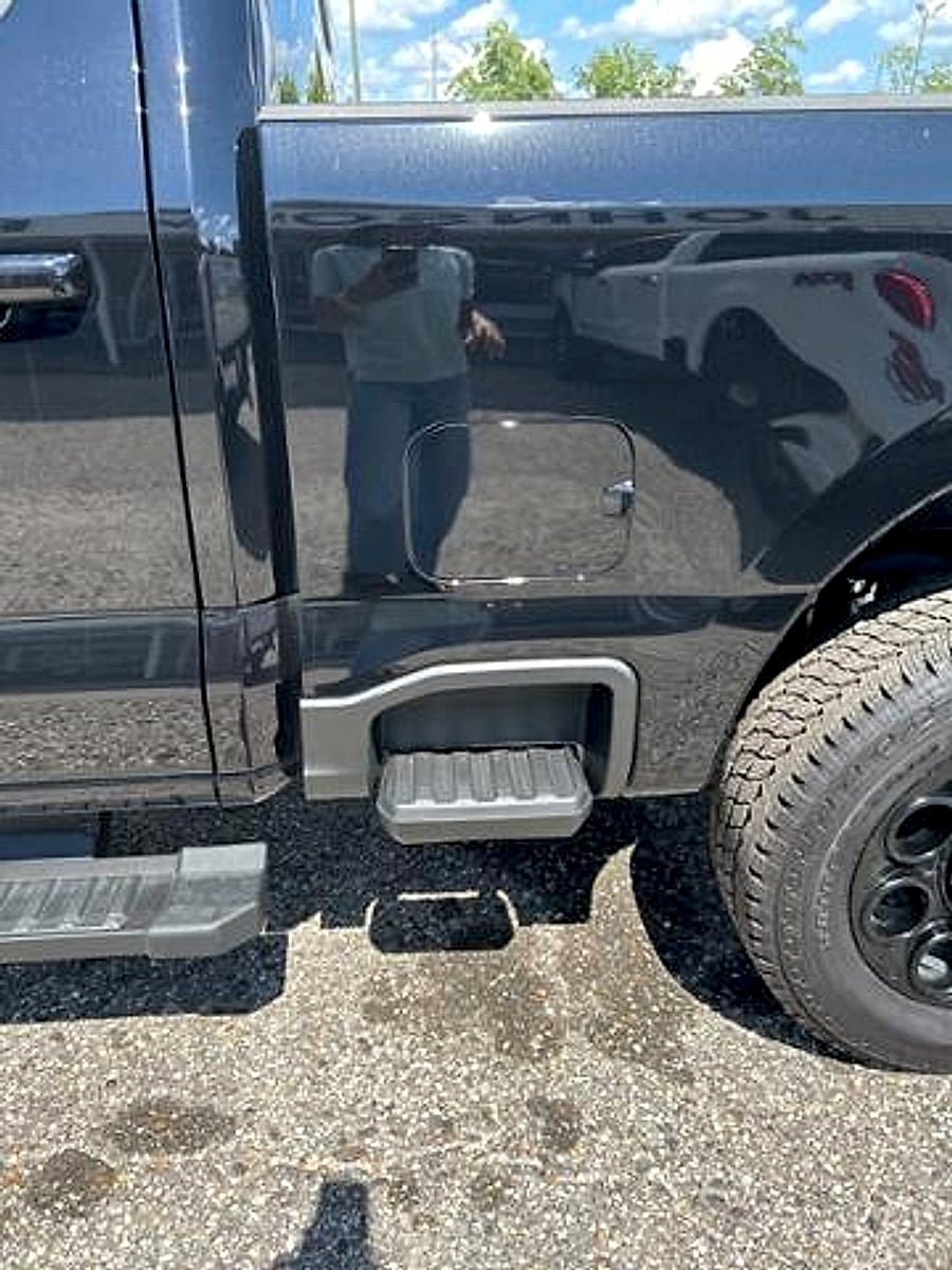 New 2025 Ford F250 XLT w/ Black Appearance Package AWD/4WD image 6