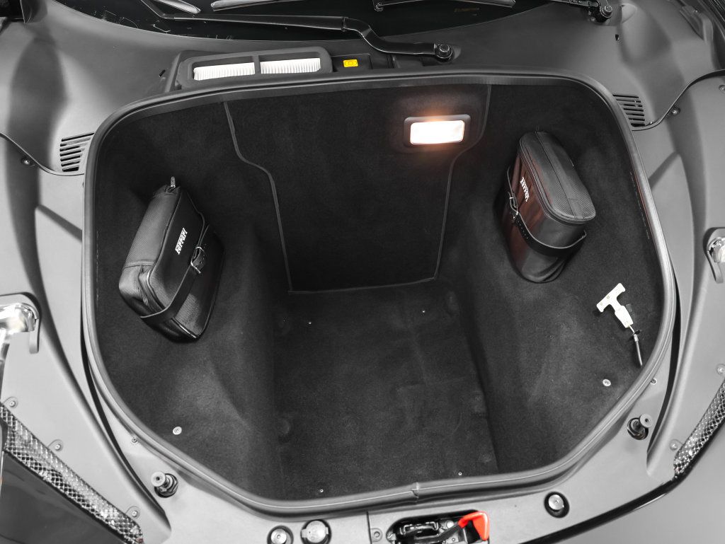 Used 2010 Ferrari 458 Italia Coupe RWD image 11