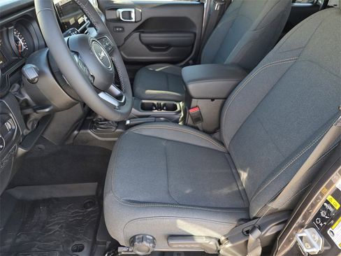 New 2025 Jeep Gladiator Sport image 7