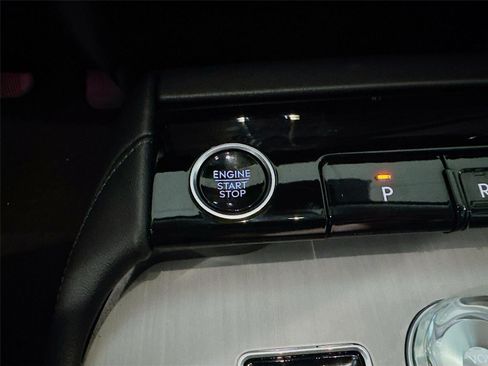 Used 2025 Lincoln Navigator L Reserve image 12