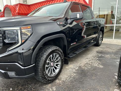 Used 2023 GMC Sierra 1500 AT4 w/ AT4 Premium Package AWD/4WD image 2