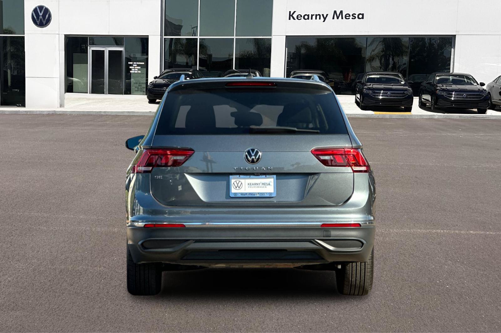 Used 2023 Volkswagen Tiguan SE FWD image 5