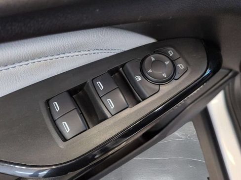 Used 2025 Chevrolet Trax LT FWD image 15