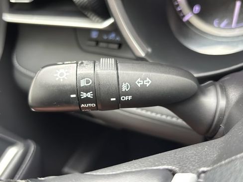 Used 2022 Toyota Highlander XSE FWD image 19