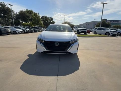 Used 2025 Nissan Sentra SV FWD image 3