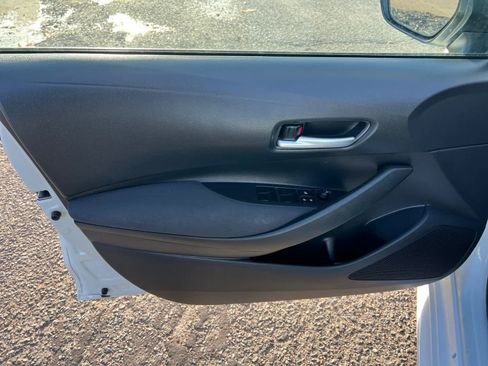 Used 2020 Toyota Corolla LE image 18