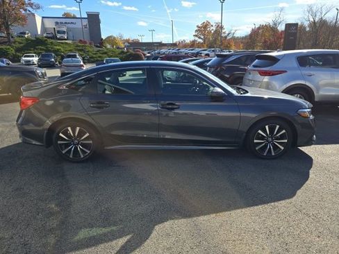 Used 2023 Honda Civic EX image 6
