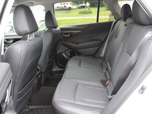 Used 2023 Subaru Outback Limited AWD/4WD image 12