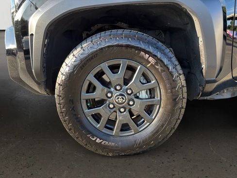 Used 2025 Toyota 4Runner SR5 AWD/4WD image 10
