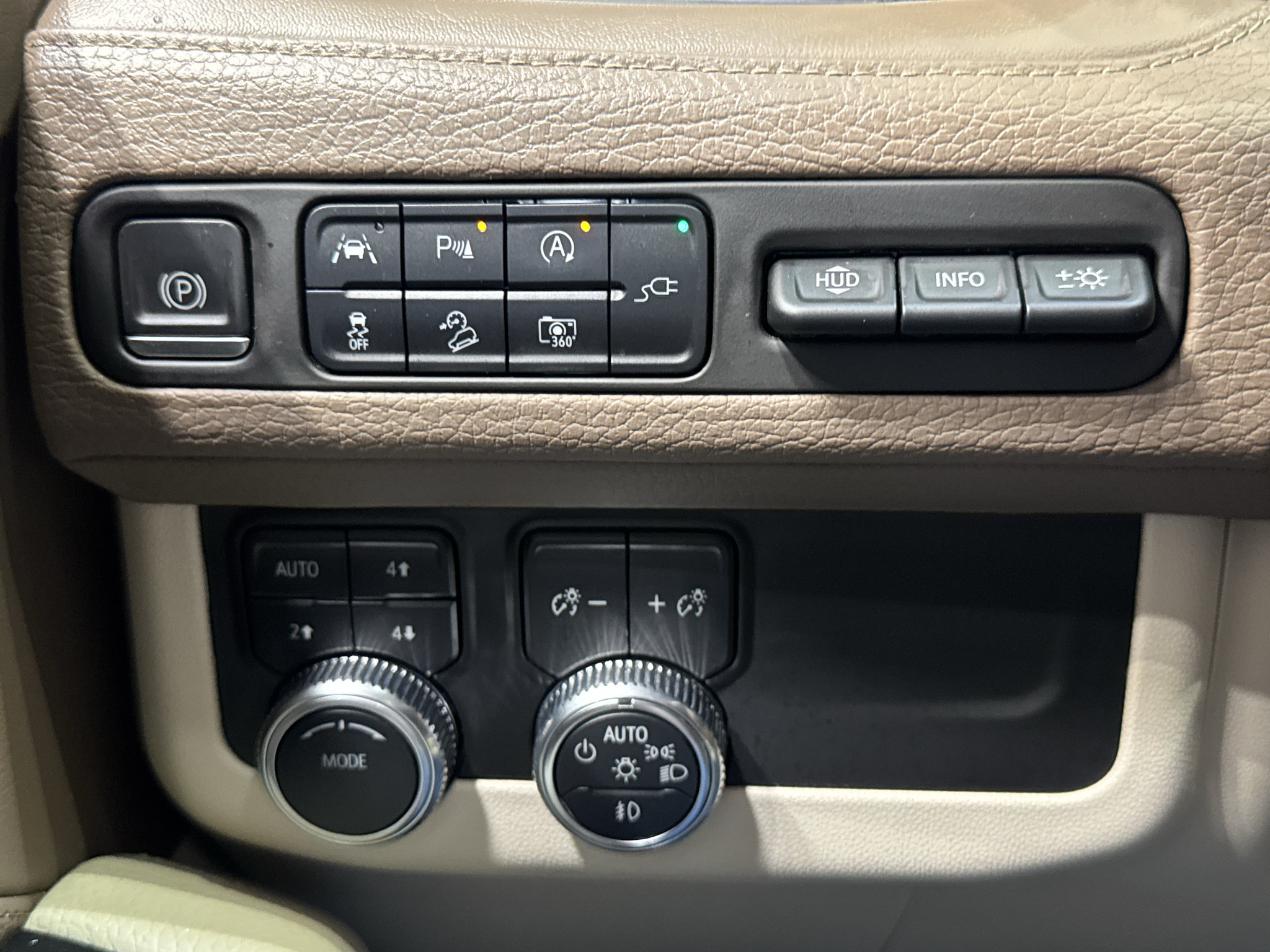 Used 2022 GMC Yukon Denali AWD/4WD image 34
