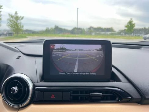 Used 2019 MAZDA MX-5 Miata Grand Touring RWD image 21