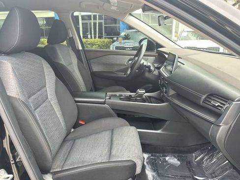 Used 2023 Nissan Rogue SV FWD image 30