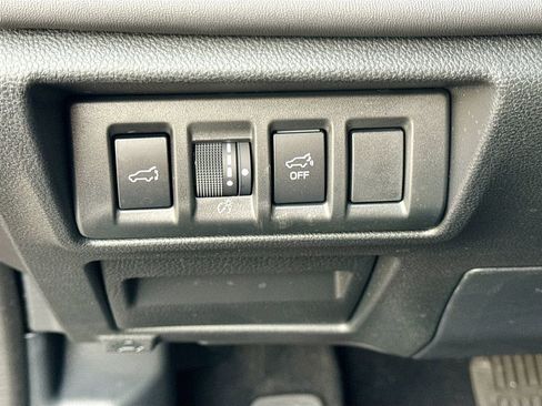 Used 2025 Subaru Outback Limited image 11