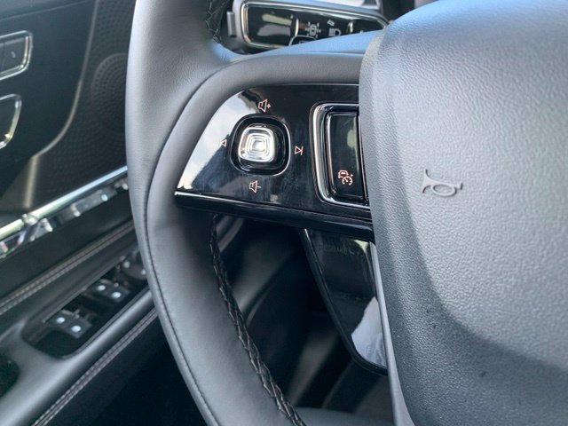 Certified 2025 Lincoln Corsair Reserve w/ Jet Appearance Package AWD/4WD image 27
