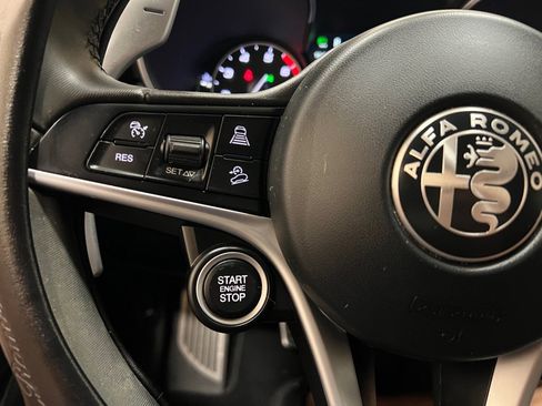 Used 2018 Alfa Romeo Stelvio Ti Sport image 17