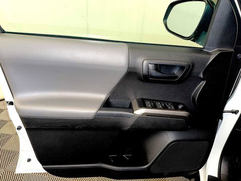 Used 2021 Toyota Tacoma SR5 image 11
