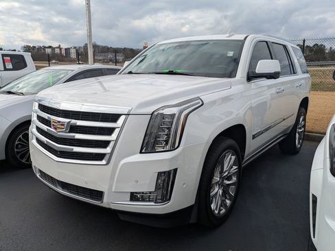 Used 2020 Cadillac Escalade Premium Luxury image 5