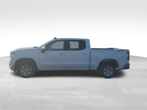 Used 2025 Chevrolet Silverado 1500 LT image 2