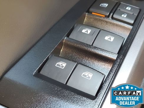 Used 2023 Toyota Tacoma SR5 w/ Technology Package image 32