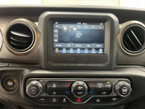 Used 2020 Jeep Gladiator Sport w/ Quick Order Package 24S AWD/4WD image 11