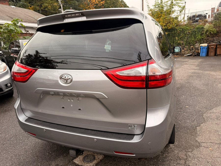 Used 2017 Toyota Sienna XLE w/ XLE Navigation Package AWD/4WD image 8