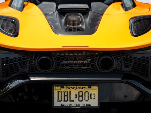 Used 2025 McLaren Artura Spider RWD image 26
