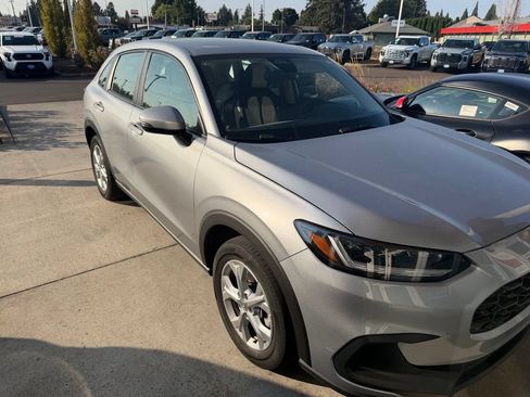 Used 2023 Honda HR-V LX image 8
