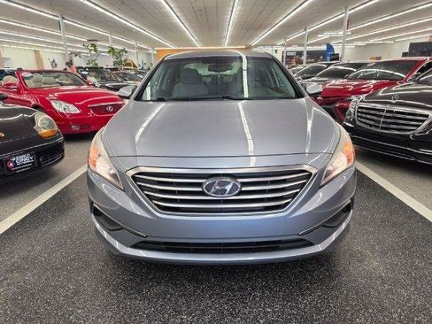 Used 2016 Hyundai Sonata SE FWD image 2