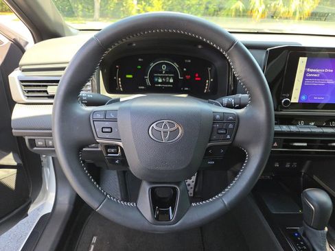Certified 2025 Toyota Camry SE FWD image 29