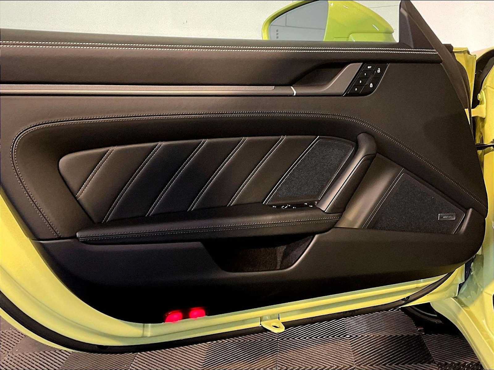 Certified 2025 Porsche 911 Carrera RWD image 25