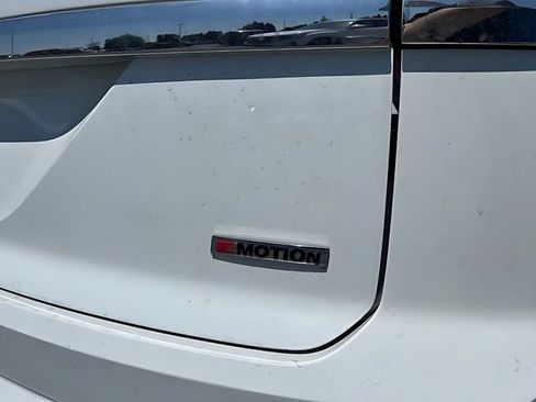 Used 2020 Volkswagen Atlas Cross Sport SE w/ Towing Package AWD/4WD image 13