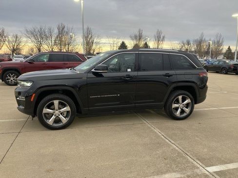 Certified 2022 Jeep Grand Cherokee Limited image 5