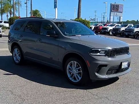 Used 2025 Dodge Durango GT image 2