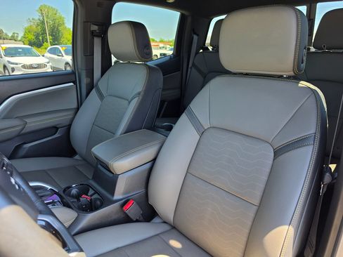 Used 2025 Chevrolet Colorado ZR2 AWD/4WD image 24