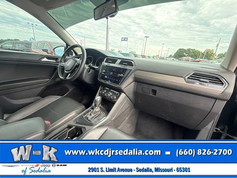 Used 2021 Volkswagen Tiguan SE FWD image 31