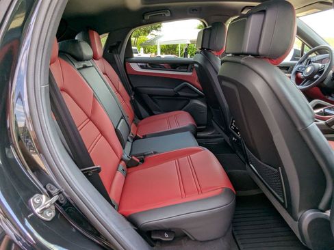 New 2025 Porsche Cayenne S image 24