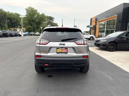 Used 2020 Jeep Cherokee Trailhawk w/ Cold Weather Group AWD/4WD image 4