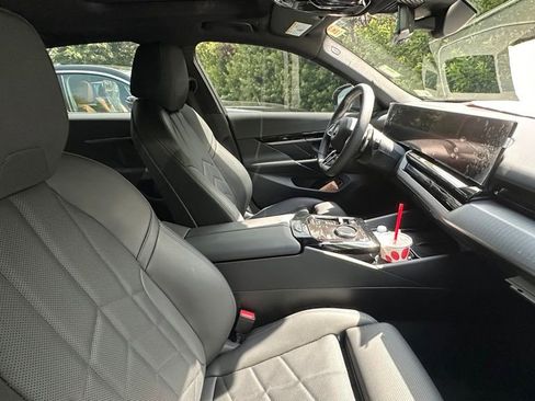 Used 2024 BMW 530i xDrive w/ M Sport Package AWD/4WD image 5