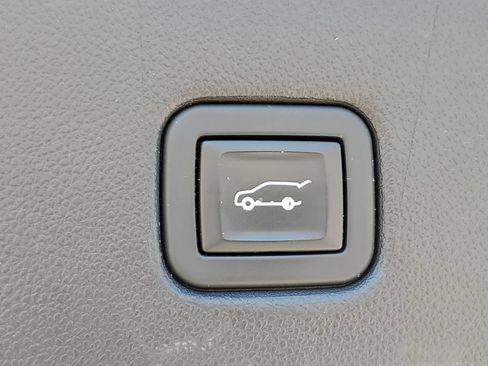 Used 2020 Chevrolet Blazer LT AWD/4WD image 34