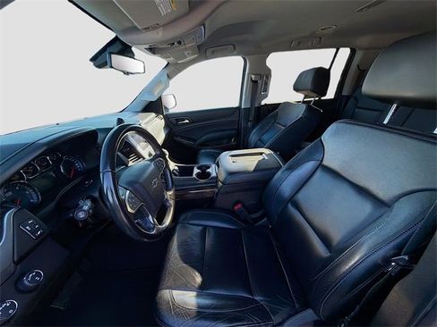 Used 2019 Chevrolet Suburban LT image 23