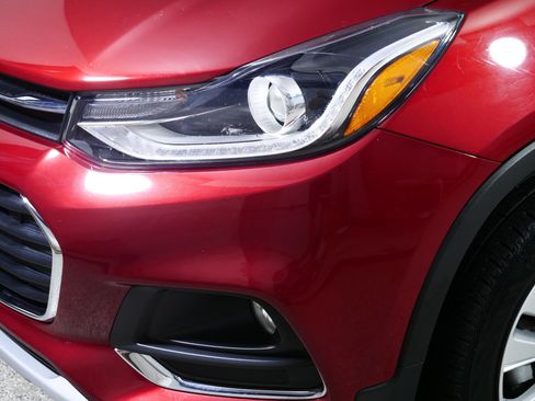 Certified 2020 Chevrolet Trax Premier AWD/4WD image 16