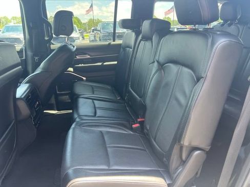 Used 2024 Jeep Wagoneer Series II w/ Flexible Seating Group AWD/4WD image 19