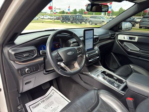 Used 2020 Ford Explorer Platinum w/ Premium Technology Package AWD/4WD image 9
