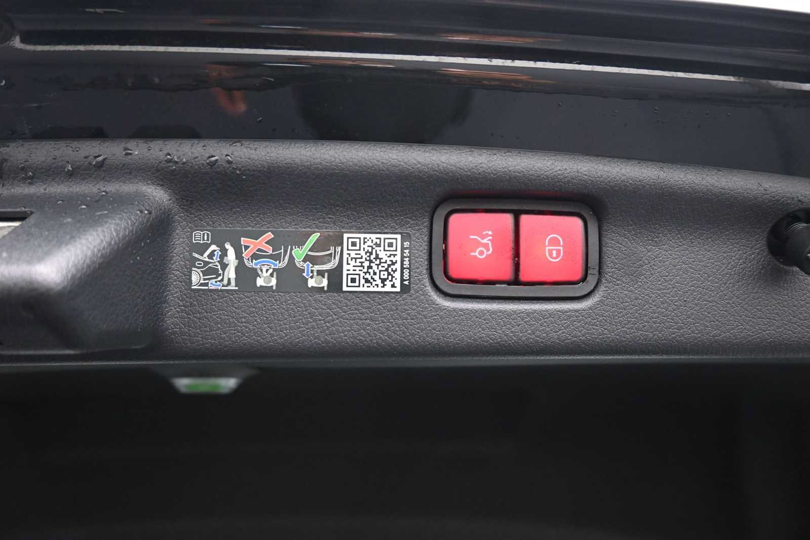 Used 2024 Mercedes-Benz C 300 4MATIC Sedan image 28