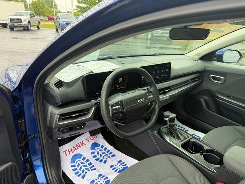 Used 2025 Kia K4 FWD image 36