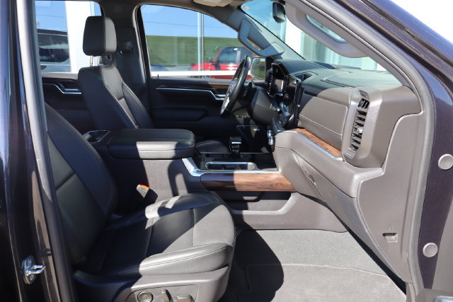 Used 2024 GMC Sierra 1500 SLT w/ SLT Premium Plus Package AWD/4WD image 40