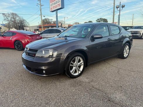 Used 2014 Dodge Avenger SXT w/ Rallye Appearance Group image 2