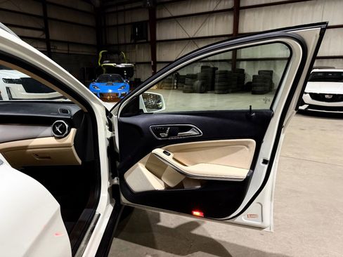 Used 2018 Mercedes-Benz GLA 250 image 24