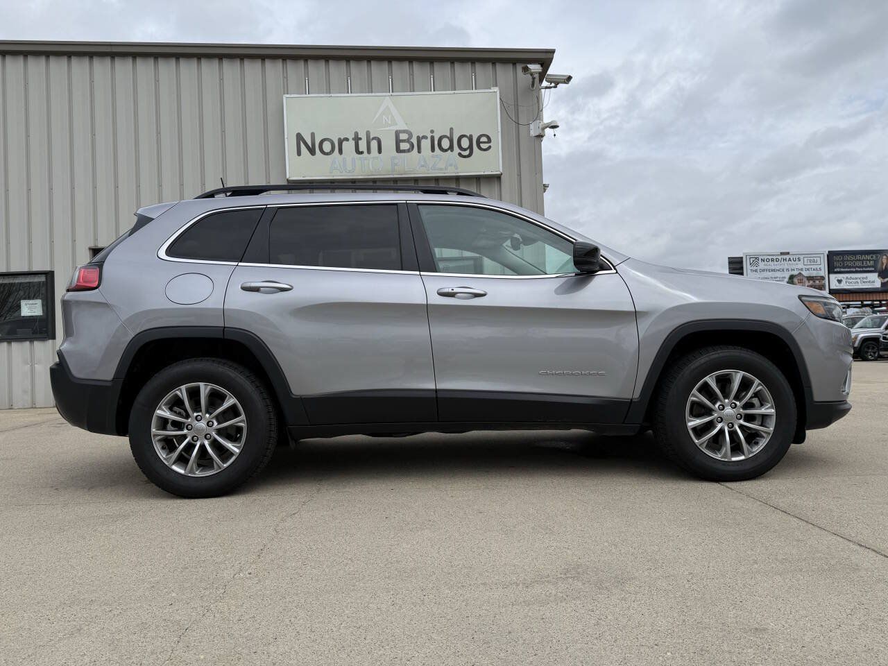 Used 2022 Jeep Cherokee Latitude Lux AWD/4WD image 27